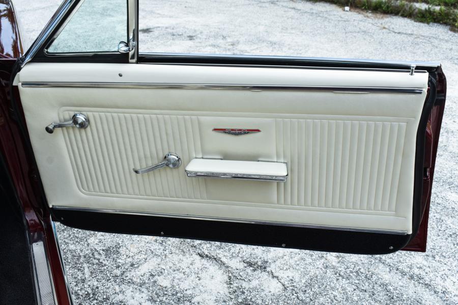 Детали интерьера Pontiac Tempest GTO Convertible 1966 года  (фото 63 из 83)